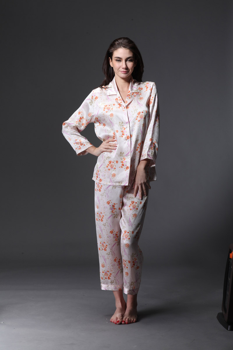 女士睡衣套装